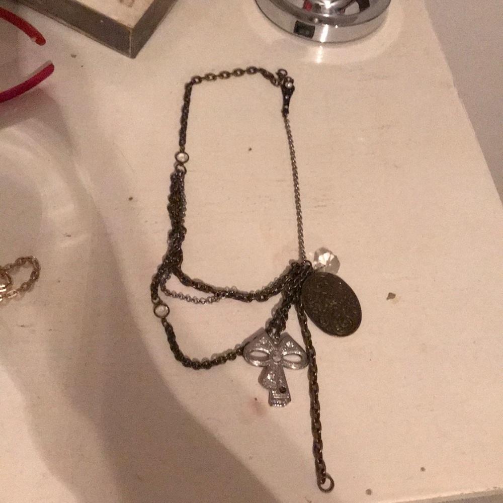 Medallion necklace